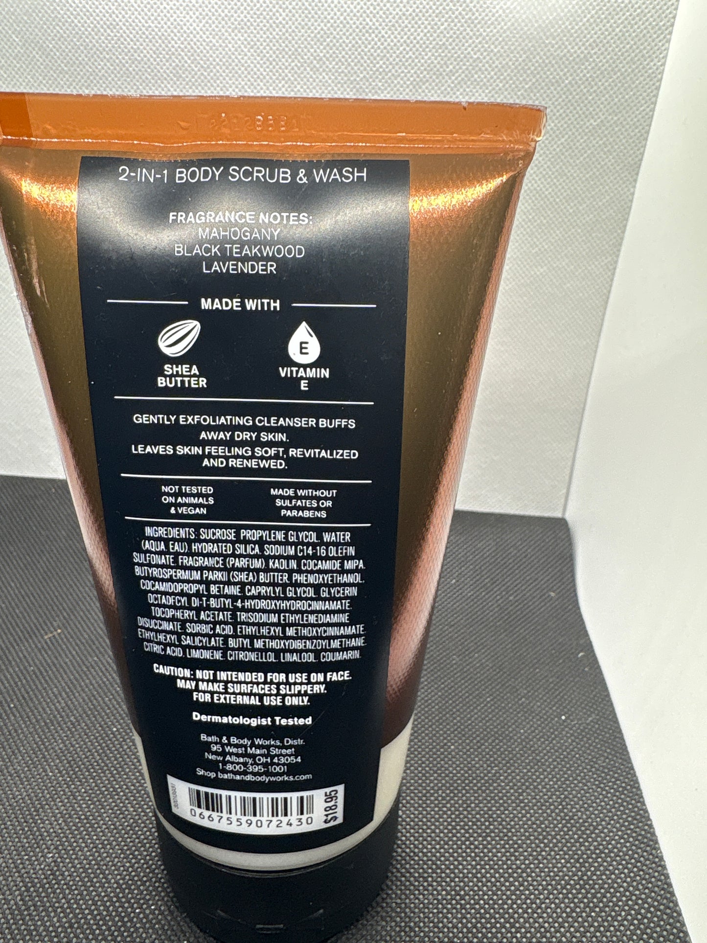 Bath & Body Works Mahogany & Teakwood Fro Men’s 2-in-1 Scrub & Wash 8 oz/226g